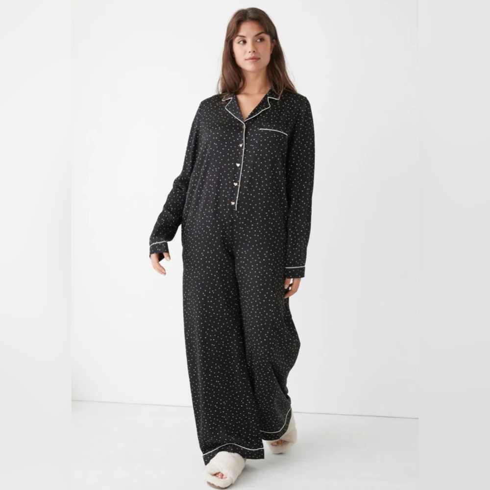 & Other Stories
Heart Button Pyjama Jumpsuit size XL